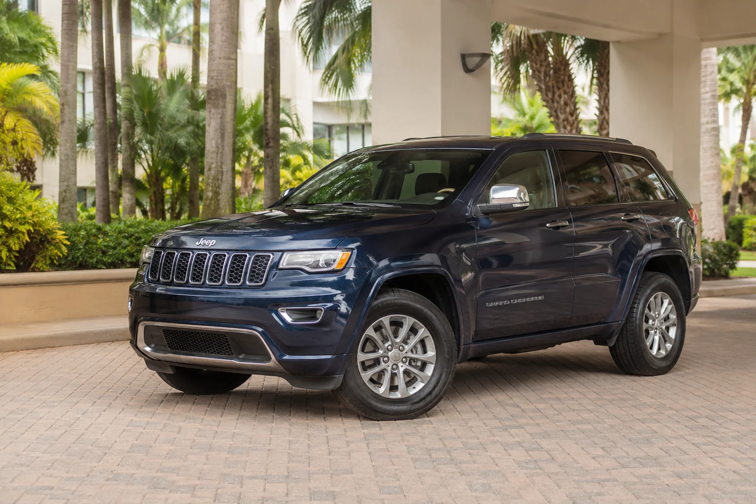 Jeep Grand Cherokee 2018 representative rental image