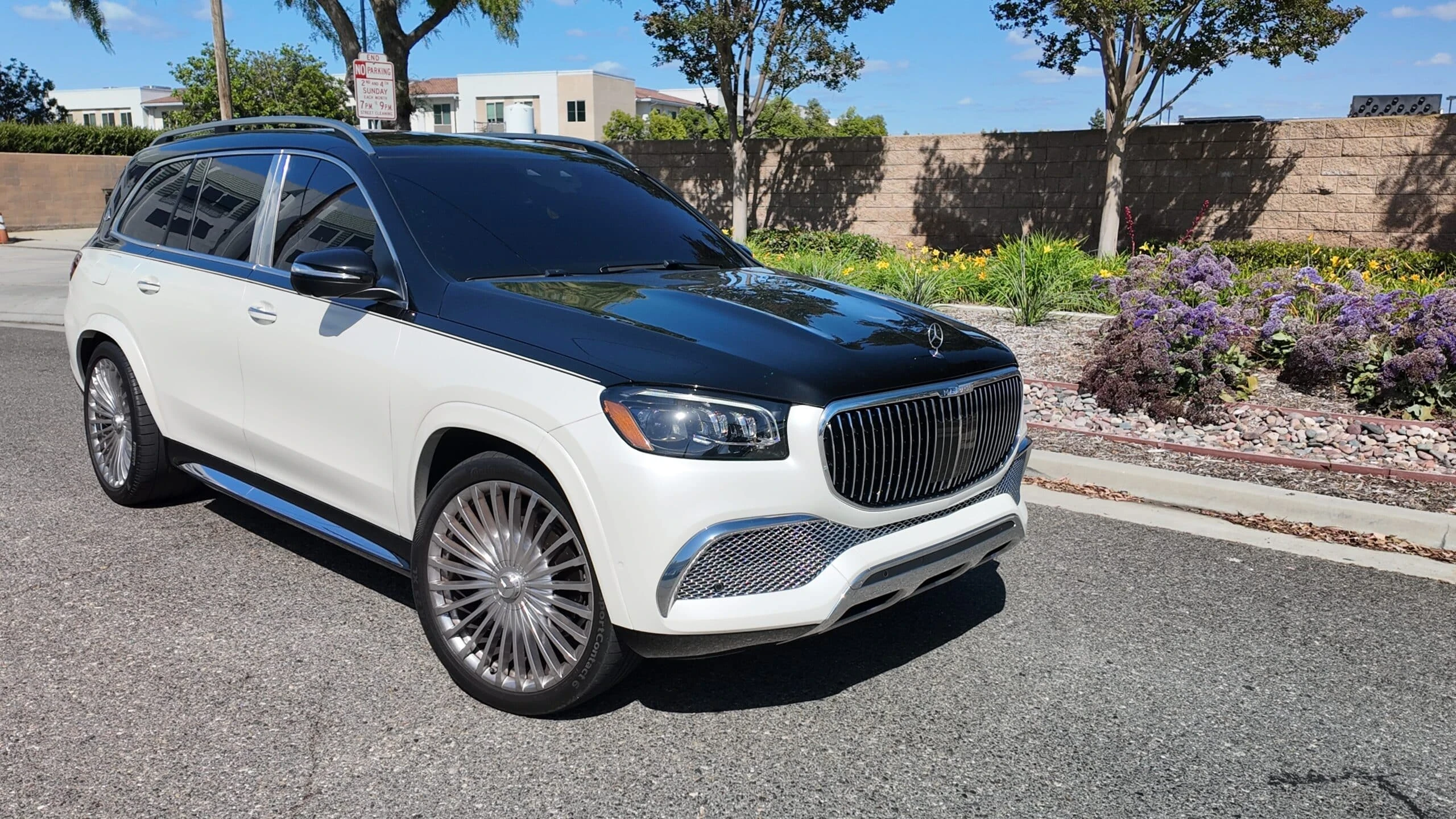 Mercedes-Maybach GLS 600 Año por confirmar representative rental image