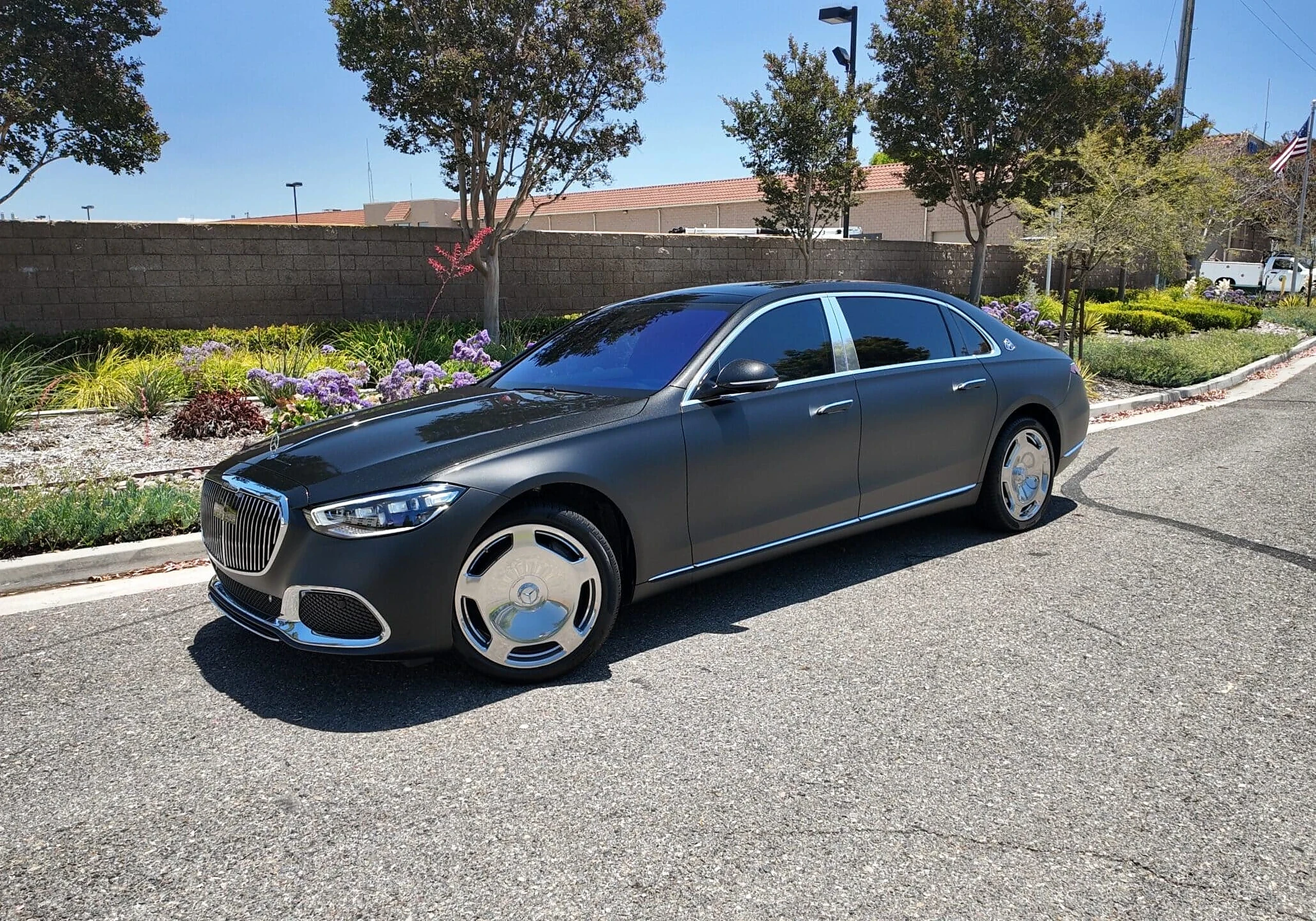 Mercedes-Maybach S 580 Año por confirmar representative rental image