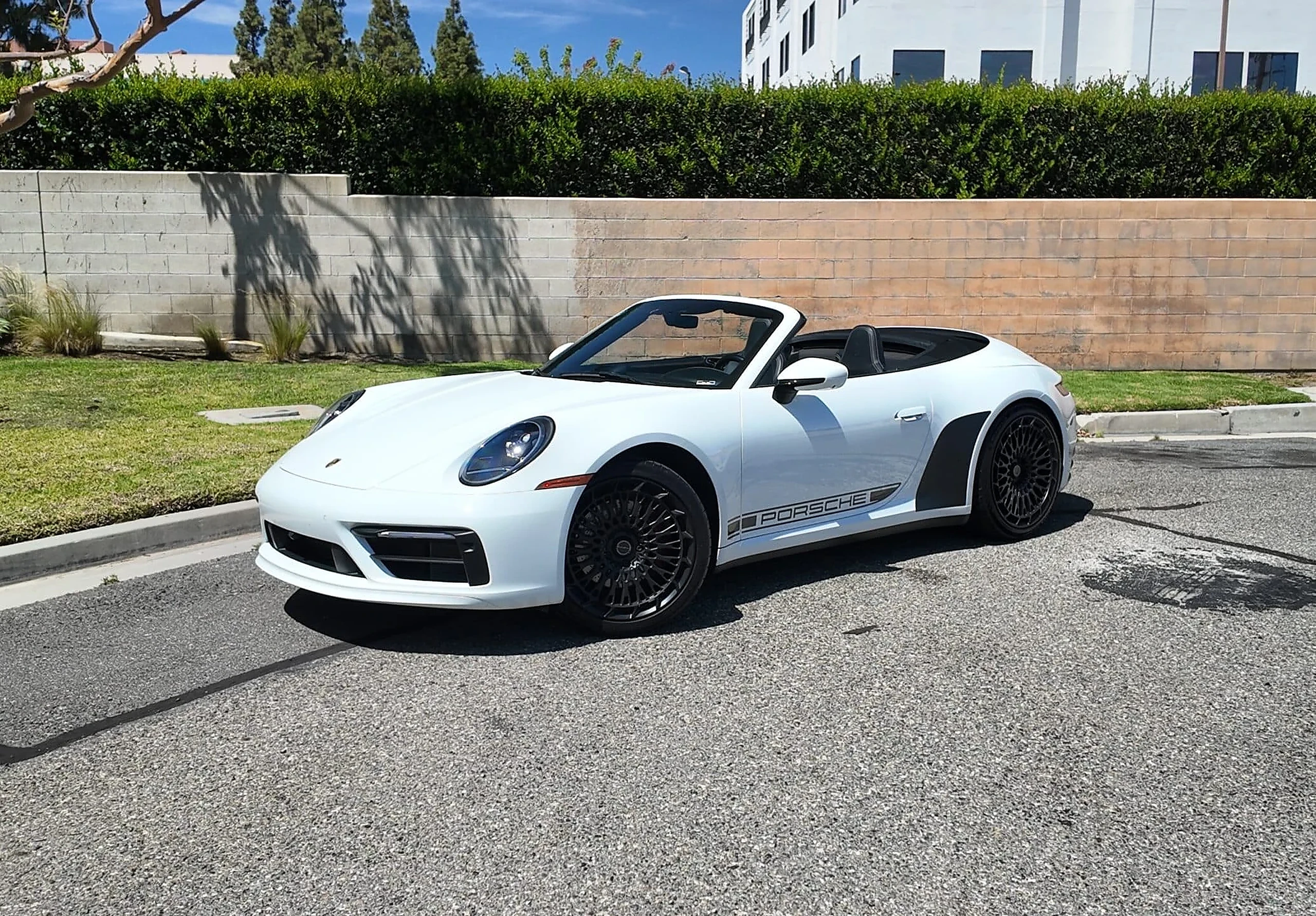 Porsche 911 Carrera 4S Cabriolet Año por confirmar representative rental image