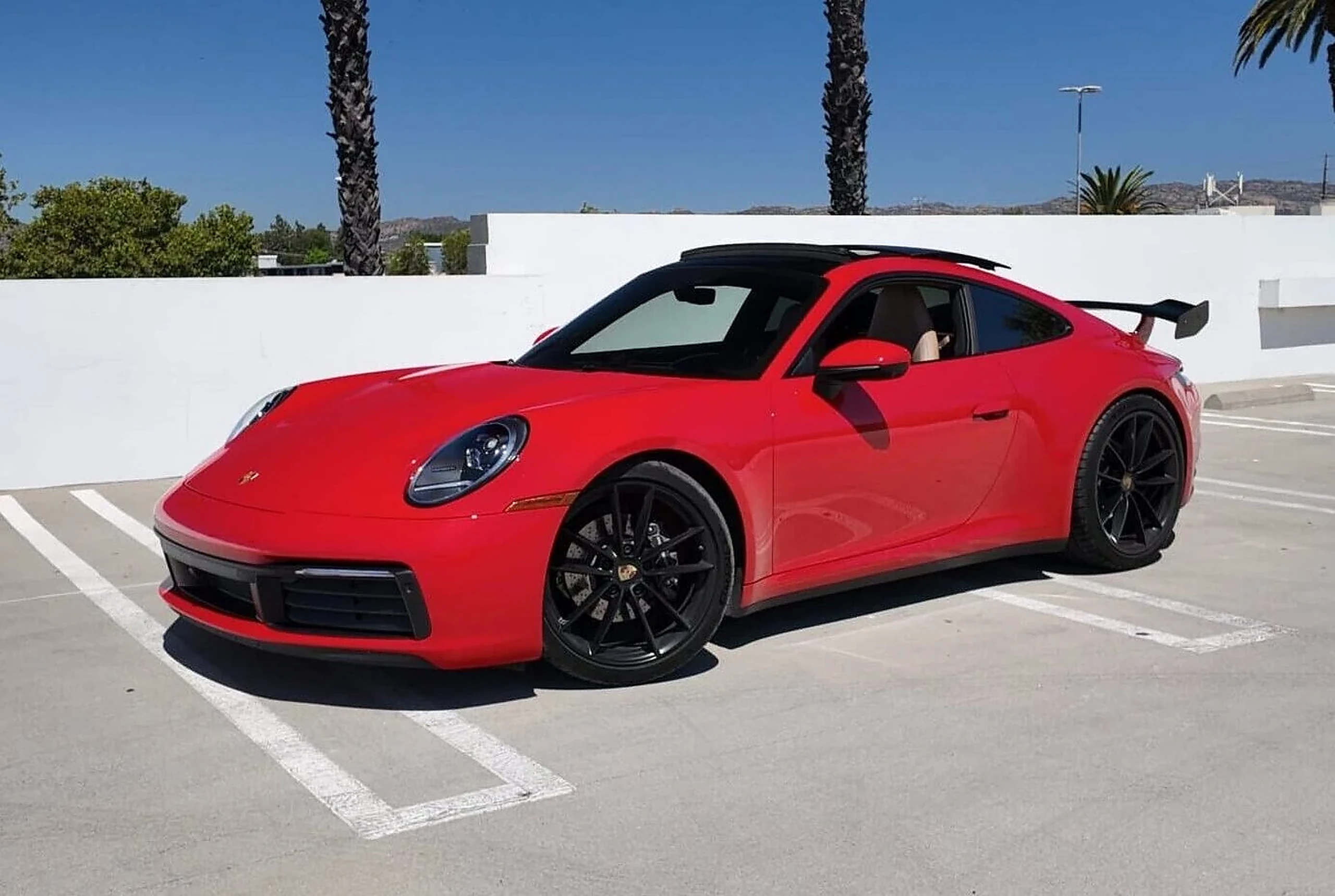 Porsche 911 Carrera Año por confirmar representative rental image
